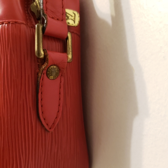 Louis Vuitton Red Epi Trocadero Crossbody - Picture 2 of 16